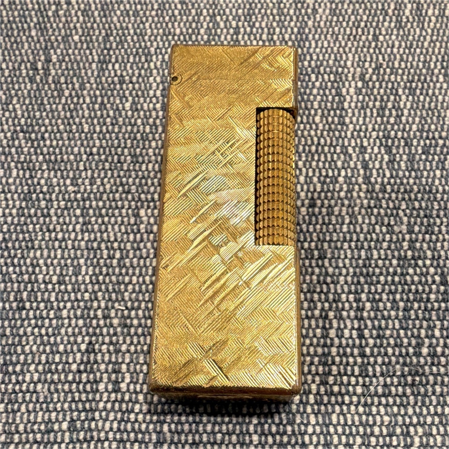 Dunhill Rollagas Gold Plated Rare Crosshatch Pattern Vintage Lighter Dunhill Rollagas Gold Plated Rare Crosshatch Pattern Vintage Lighter