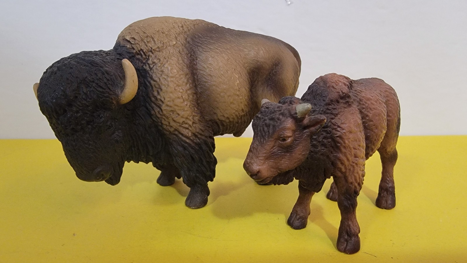 Schleich American Buffalo Bison 14349 Calf 14350 Wildlife 2004 2010 RARE RETIRED Schleich American Buffalo Bison 14349 Calf 14350 Wildlife 2004 2010 RARE RETIRED