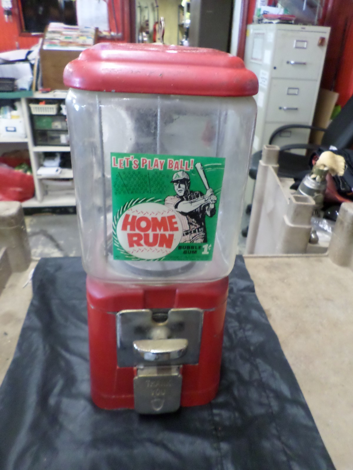 vintage 1 cent home run bubblegum machine[ special label]