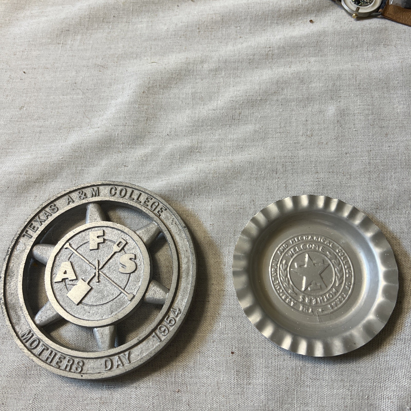 Vintage 1954 Texas A&M Mothers Day 5" trivet. Plus welcome mothers ashtray Vintage 1954 Texas A&M Mothers Day 5" trivet. Plus welcome mothers ashtray