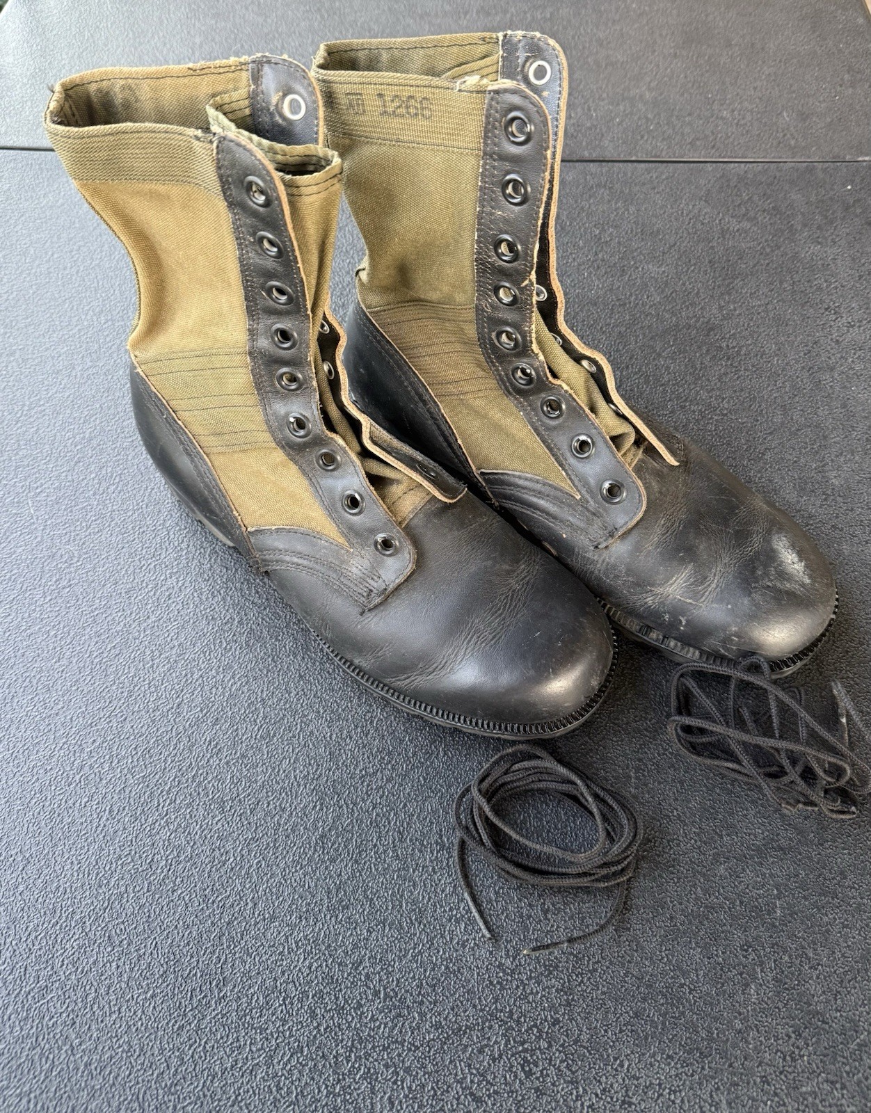 VINTAGE 1966 US ARMY VIETNAM WAR ERA BATA JUNGLE BOOTS - SIZE 8W Vibram Early VINTAGE 1966 US ARMY VIETNAM WAR ERA BATA JUNGLE BOOTS - SIZE 8W Vibram Early