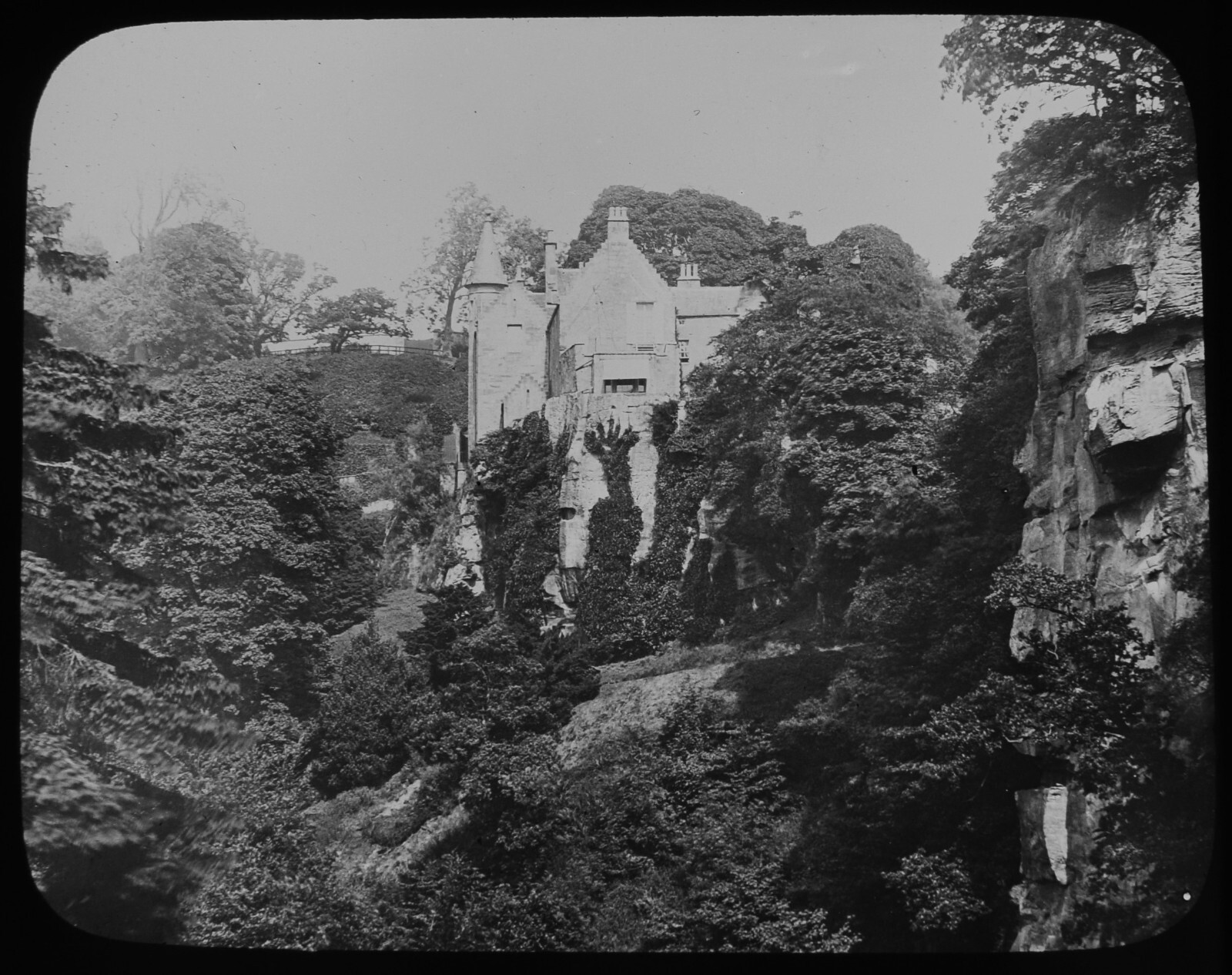 HAWTHORNDEN CASTLE SCOTLAND C1900 Magic Lantern Slide PHOTO SIR WALTER SCOTT HAWTHORNDEN CASTLE SCOTLAND C1900 Magic Lantern Slide PHOTO SIR WALTER SCOTT