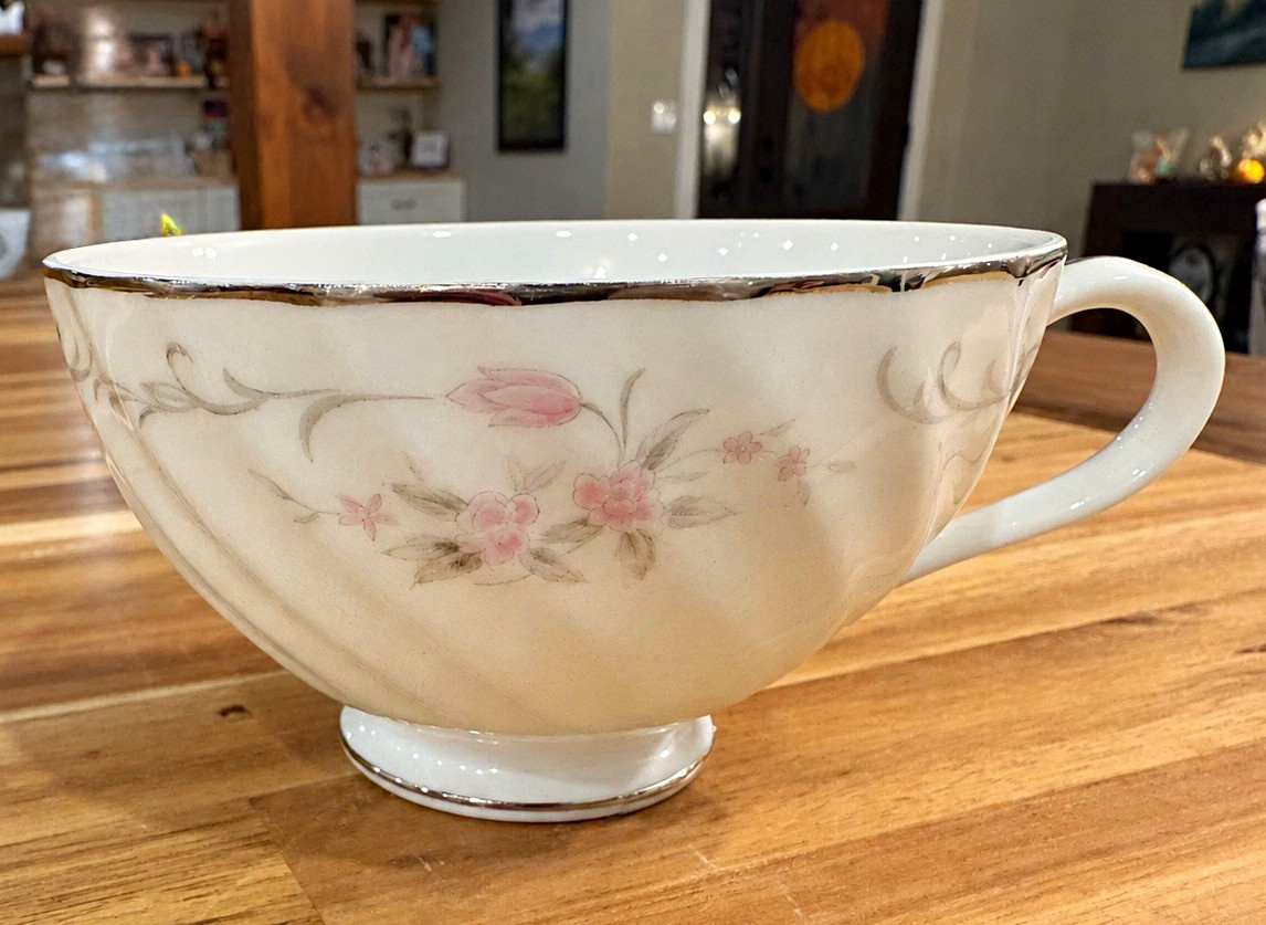 Set of 12 Vintage Gold Standard GTS 1 Floral Print tea cups.  Set of 12 Vintage Gold Standard GTS 1 Floral Print tea cups. 