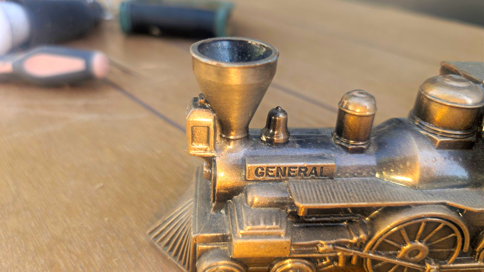 GENERAL Train Engine + Vintage Metal Cars + Noah's Ark Meta bankl Figurines GENERAL Train Engine + Vintage Metal Cars + Noah's Ark Meta bankl Figurines
