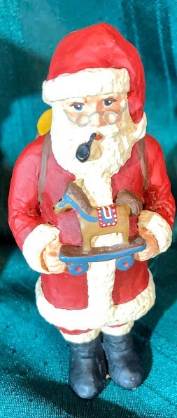 Vintage 1985 Carolyn Carpin Storybook Collection Resin Santa Figurine