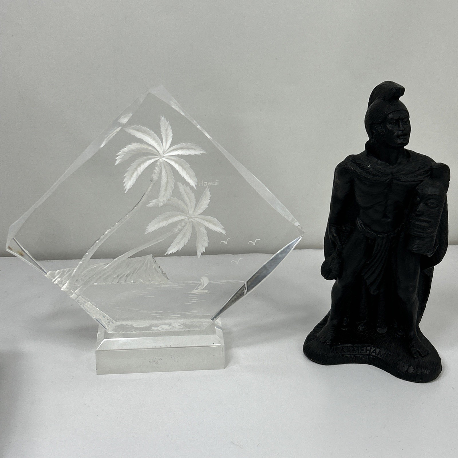 Hawaii Clear Plaque Etched Coconut Tree King Kamehameha Coco Joe's Figurine Set