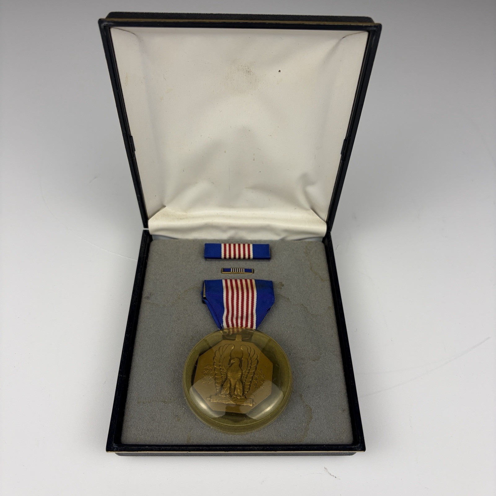 Authentic Vintage US Military Soldier's Medal Set Name Engraved - Case & Pins Authentic Vintage US Military Soldier's Medal Set Name Engraved - Case & Pins