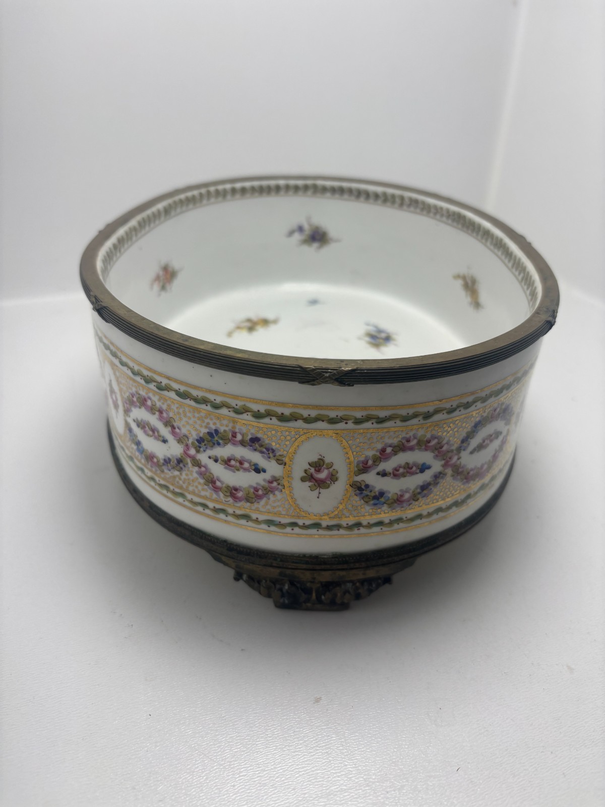 Antique 18th Century Sèvres Hand-Painted Porcelain Jardinière with Bronze Antique 18th Century Sèvres Hand-Painted Porcelain Jardinière with Bronze