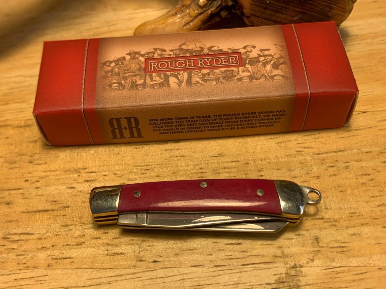 Rough Ryder 2" Tiny Trapper Smooth Purple Bone Handles w/Lanyard Loop RR1265 Rough Ryder 2" Tiny Trapper Smooth Purple Bone Handles w/Lanyard Loop RR1265
