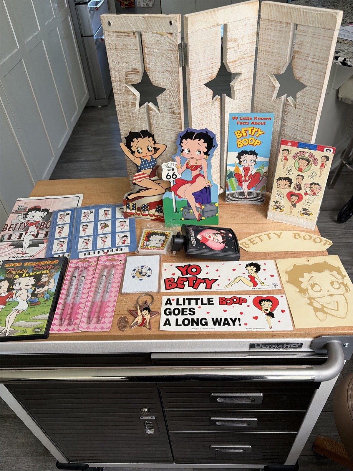 (25A). Vintage Betty Boop Lot of Fun "Stuff" - 19 Pieces (25A). Vintage Betty Boop Lot of Fun "Stuff" - 19 Pieces