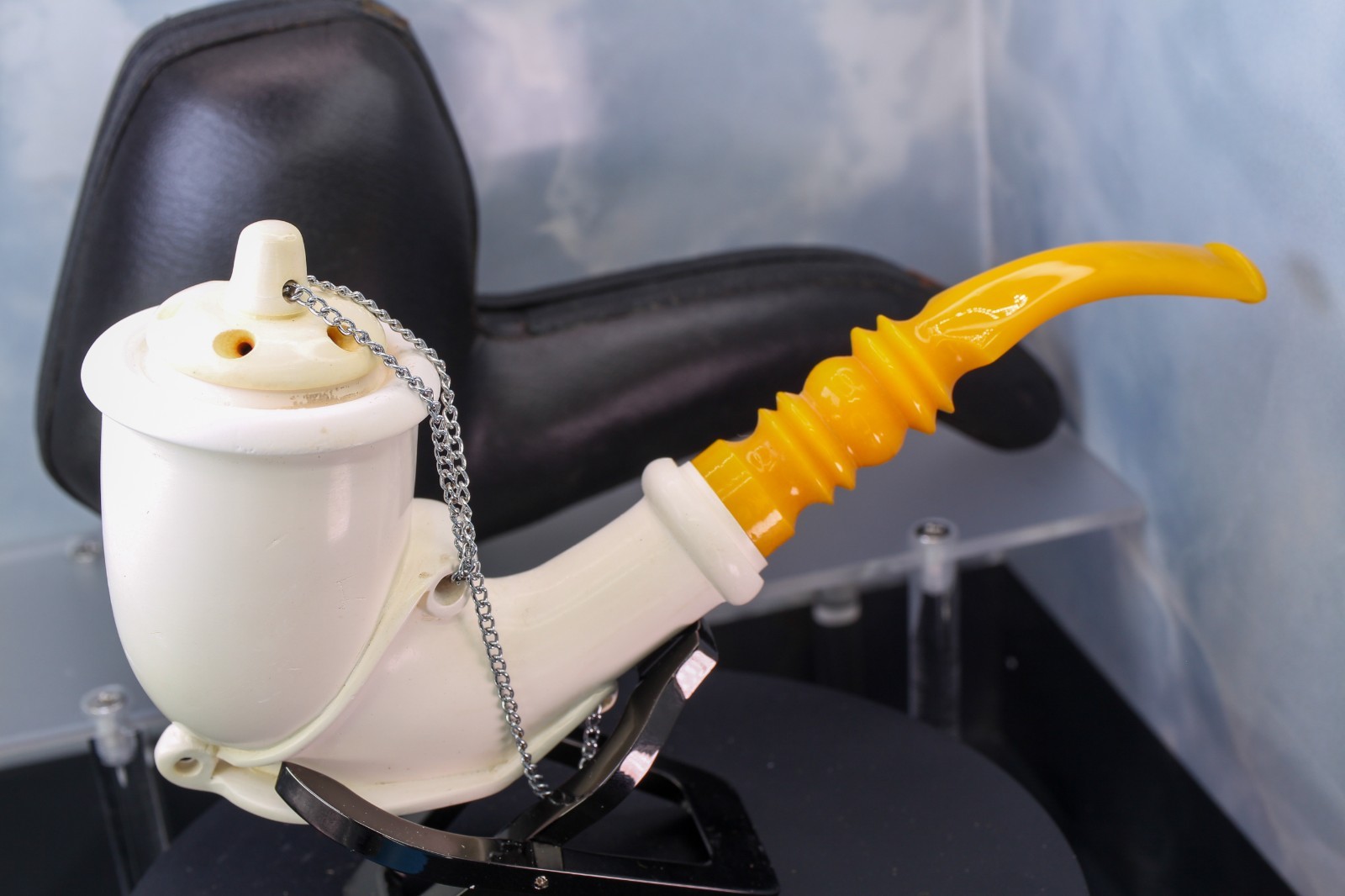 Cleaned- STUNNING SMS Meerschaum Sitter with Wind Cap CHIMNEY (with Case) Pipe Cleaned- STUNNING SMS Meerschaum Sitter with Wind Cap CHIMNEY (with Case) Pipe