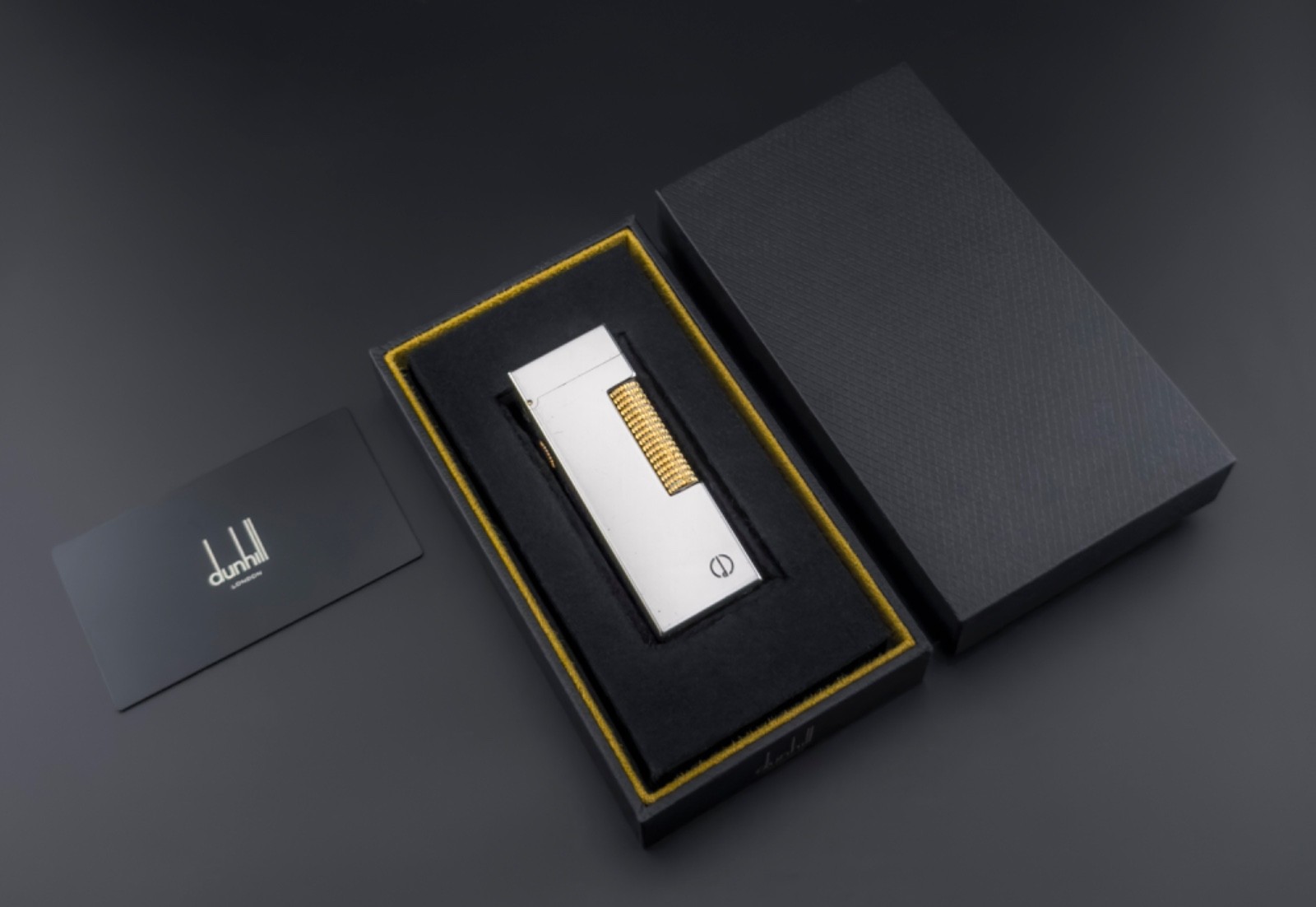 Dunhill Rollagas Lighter Silver & Gold with Mirror Finish - Excellent Condition Dunhill Rollagas Lighter Silver & Gold with Mirror Finish - Excellent Condition