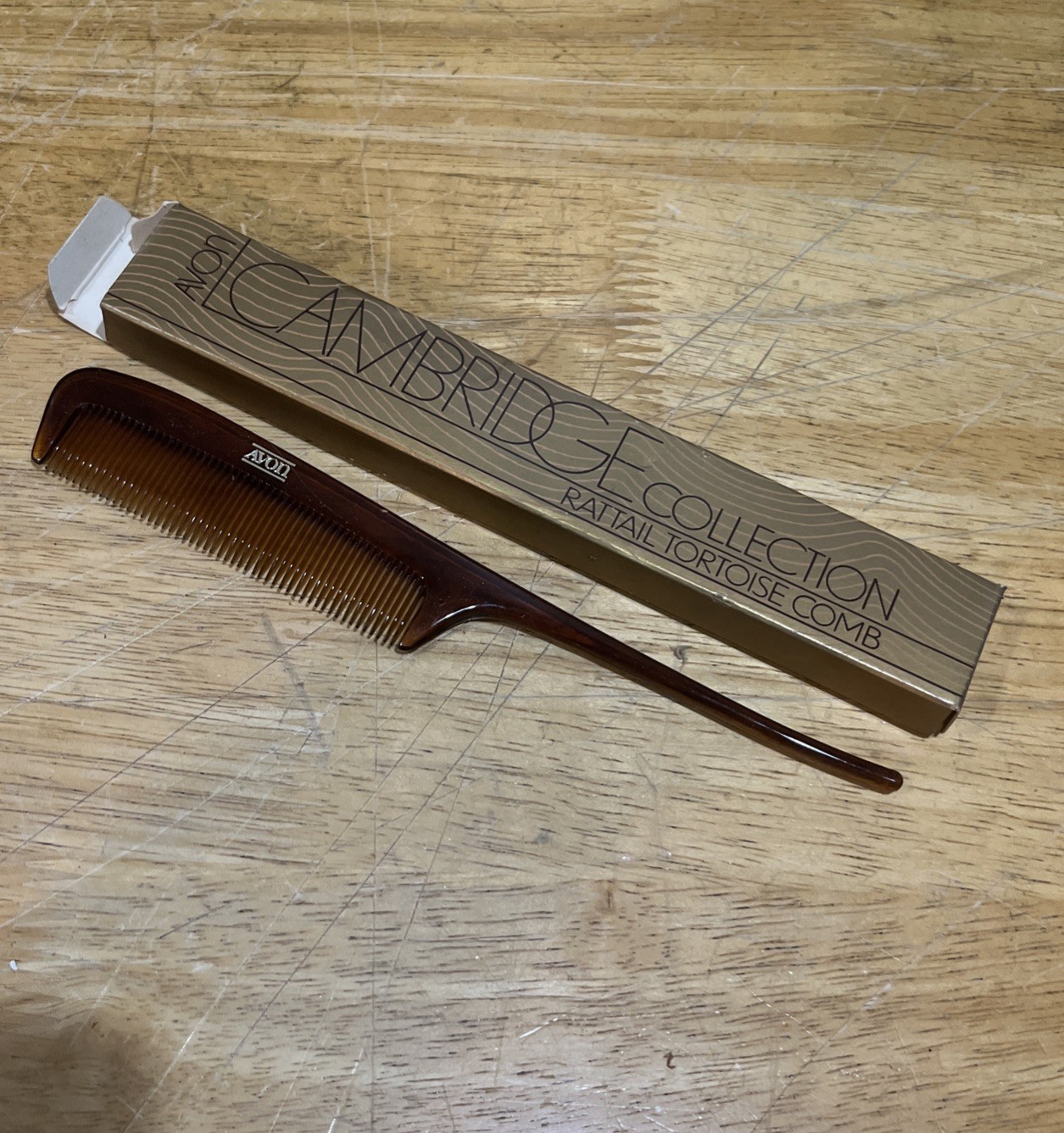 VINTAGE 1981 Avon Cambridge Collection Rattail Tortoise Comb *NOS VINTAGE 1981 Avon Cambridge Collection Rattail Tortoise Comb *NOS
