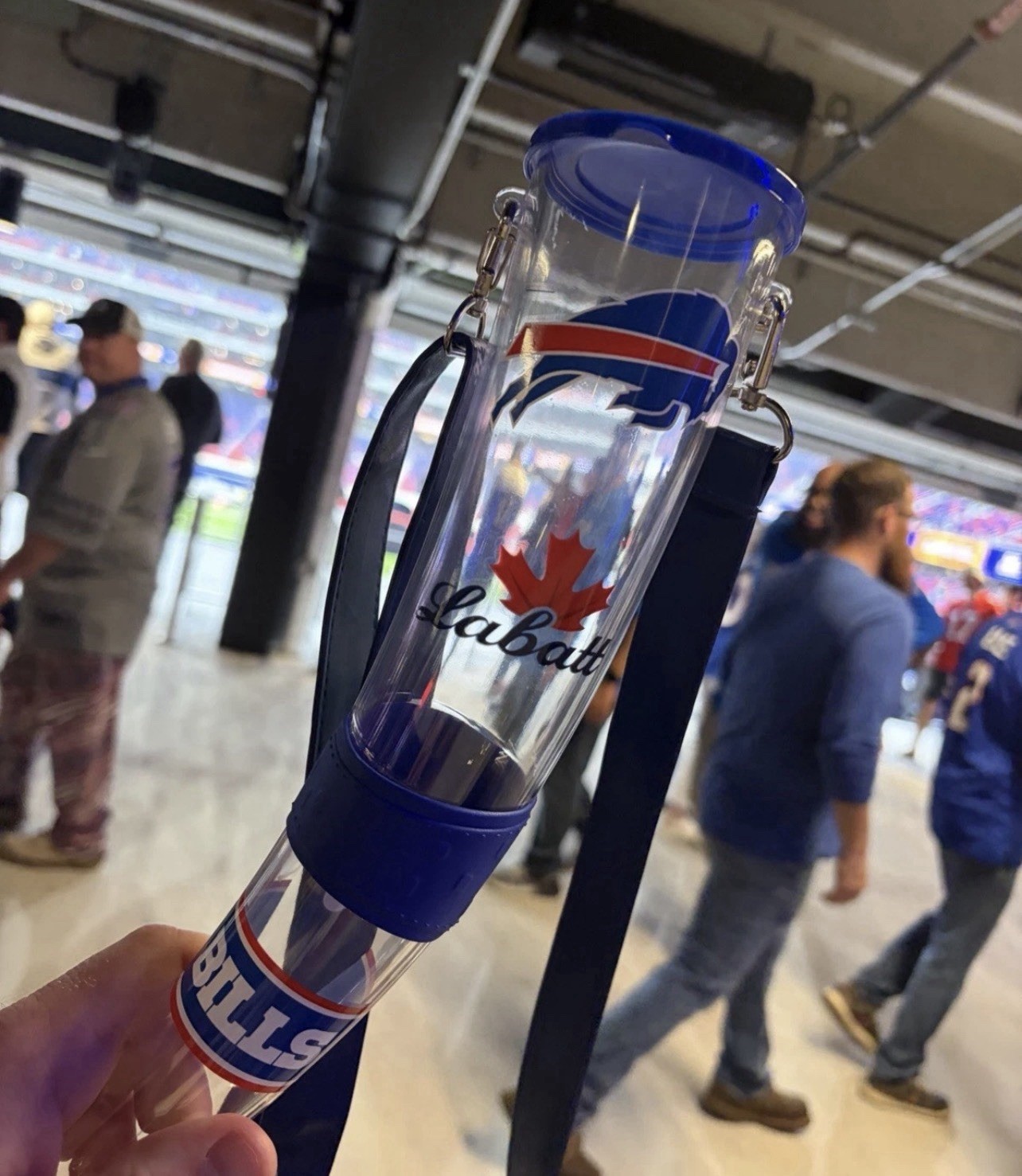 NEVER USED NEW LIMITED EDITION BUFFALO BILLS LABATT BEER HORN HOME OPENER RARE NEVER USED NEW LIMITED EDITION BUFFALO BILLS LABATT BEER HORN HOME OPENER RARE