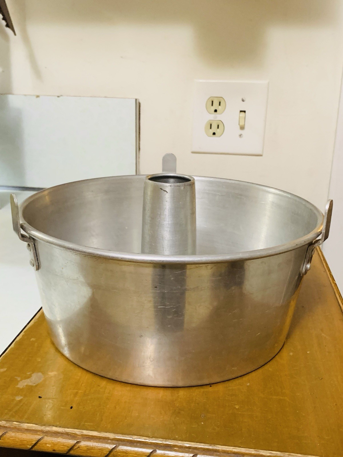 Vintage Mirro Aluminum 2 Piece Round Silver Angel Food Tube Cake Pan Made in USA