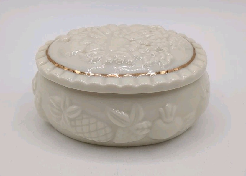 Vintage 1998 Lenox Porcelain Trinket Box W/Lid Oval Shaped W/Gold Trim 