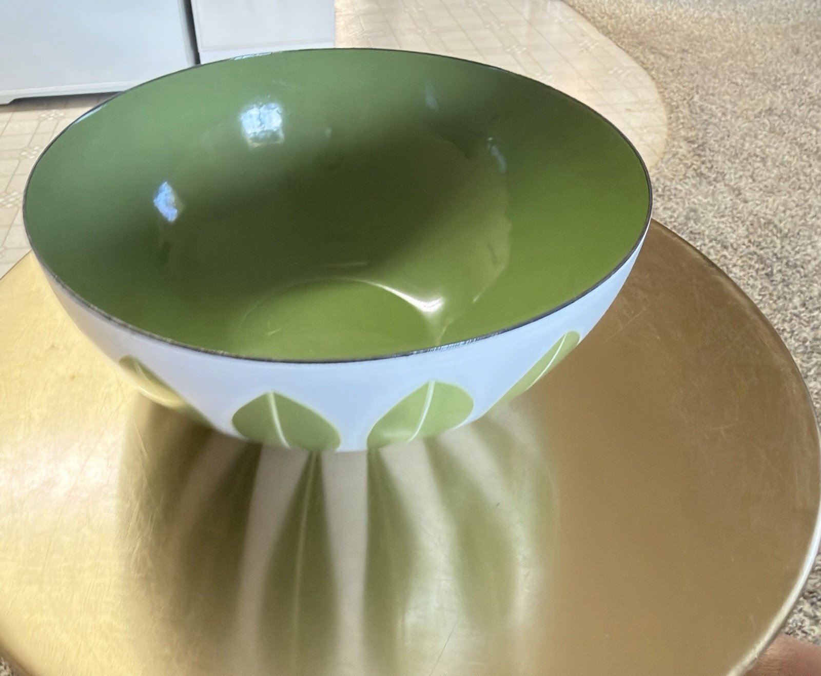 Vintage Cathrineholm Norway Enamel Lotus Bowl Avocado Green White Mid Century Vintage Cathrineholm Norway Enamel Lotus Bowl Avocado Green White Mid Century