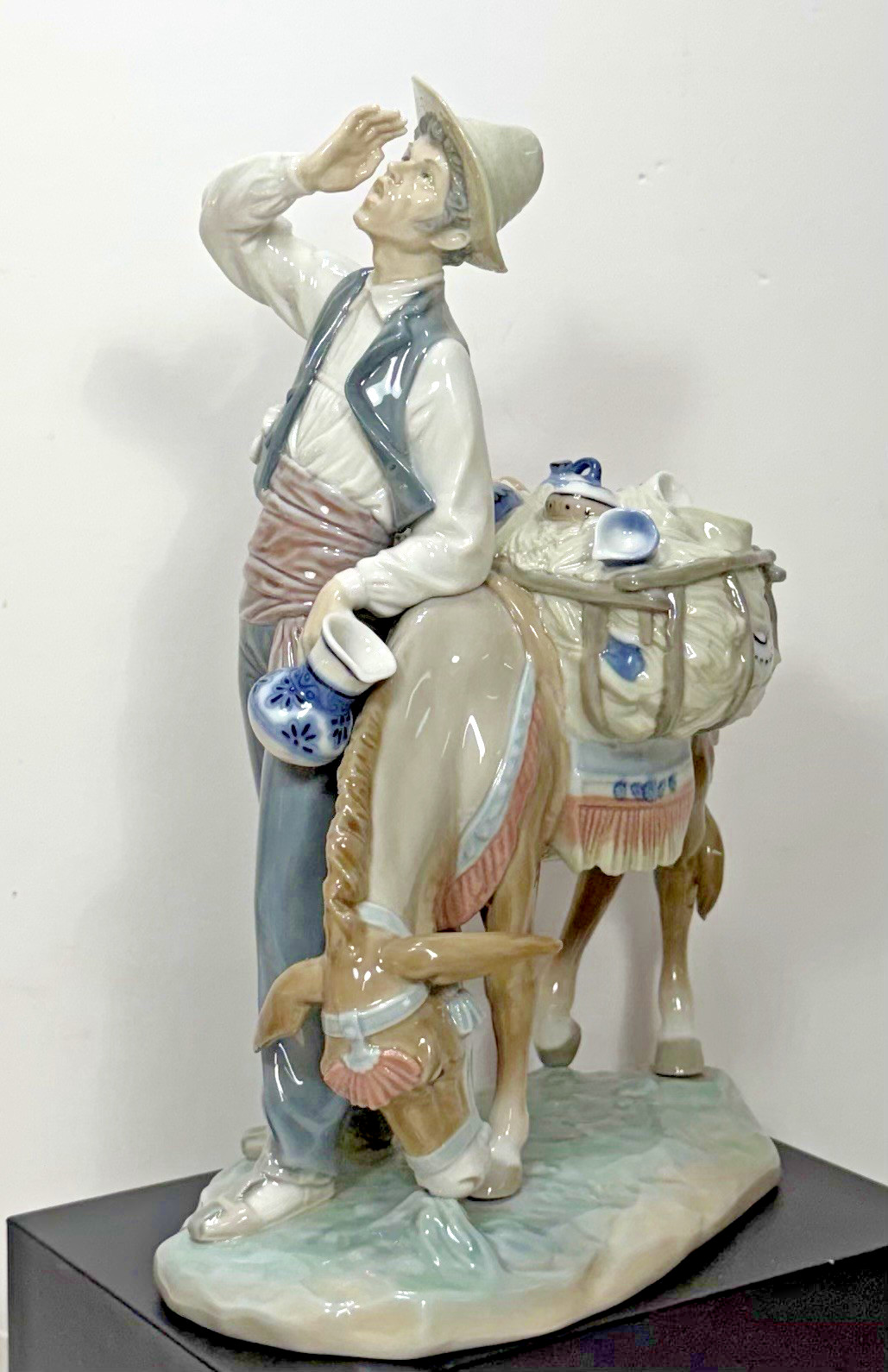 Retired Lladro Figurine #4859 "Typical Peddler" Original Packaging Retired Lladro Figurine #4859 "Typical Peddler" Original Packaging