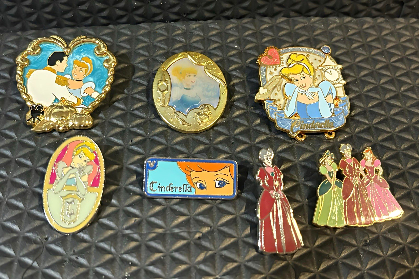 Disney Trading Pin Lot Cinderella Theme (7 Pins) Limited Edition & Rare Booster Disney Trading Pin Lot Cinderella Theme (7 Pins) Limited Edition & Rare Booster