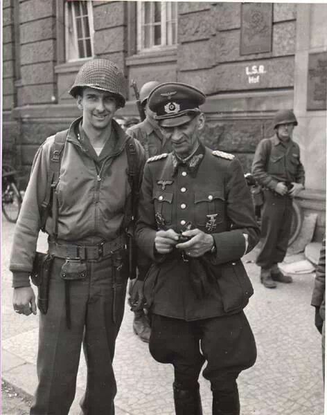 US Captain Poses With German General after Surrender 1945 WW2 Re-Print 4x6 US Captain Poses With German General after Surrender 1945 WW2 Re-Print 4x6