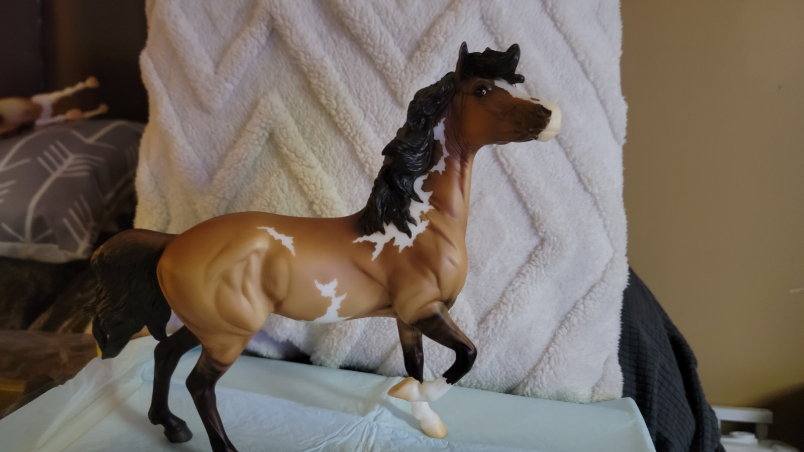 Breyer Horse Birds of A Feather Oriole Breyer Horse Birds of A Feather Oriole