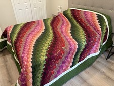 New Amish Quilt Bargello Wave 101x114 – Pink & Green Handmade in Lancaster PA picture