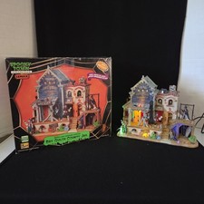 Lemax Spooky Town Dry Gulch County Jail Building 95803 w/Box Complete WORKING picture