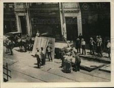 1923 Press Photo $6,000 Worth Plate Glass Destroyed Wreck Cincinnati picture