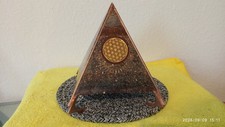 LARGE HEALING PYRAMID. 140 mm (base side) x 160 mm (height). WEIGHT: 1017 grams. picture