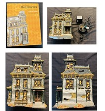 DEPT 56 MORDECAI MANSION HALLOWEEN SNOW VILLAGE 4025337 W/ BOX W/LIGHT & SOUND picture