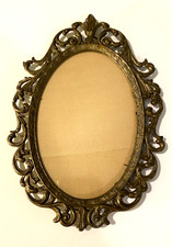 Vtg Oval Ornate Brass Tone Picture Frame w/Glass Made In Italy Fits 3.75