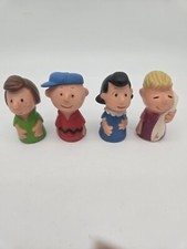Vtg 1952 Ideal Show Time Peanuts Charlie Brown Finger Puppets Plastic Set of 4 picture