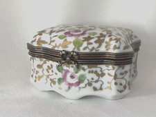 LIMOGES PEINT MAIN PORCELAIN HINGED ROSES TRINKET BOX VINTAGE picture