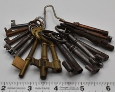 Lot of 15 Antique Vintage Skeleton Keys and Barrel Lock Keys picture