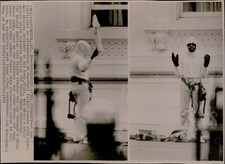 LG788 1974 Wire Photo MAN SURRENDERS AFTER STANDOFF Washington DC Terrorist picture