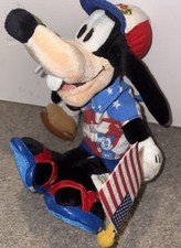 RARE Patriotic Walt Disney World Goofy Plush Circa 2005 With Pin & Original Tags picture