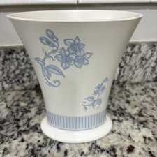 Wedgwood Interiors Vase - 1999 Vintage - Cream & Light Blue - Immaculate picture