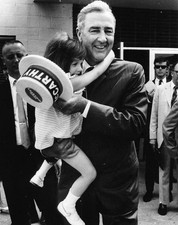 1968 Candidate GENE McCARTHY & Young Supporter in Richmond Airport PHOTO (180-h picture