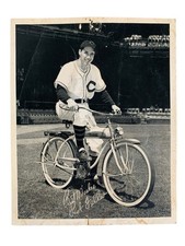 Vintage 1940’s Bob Feller Rollfast Roadmaster Bicycle Photo Advertisement picture