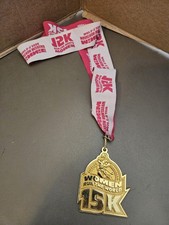 2006 RunDisney Walt Disney World Minnie Marathon 15K Race Medal Woman Run picture