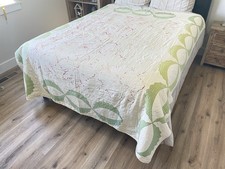 Antique Red Green Applique Quilt Hand Quilted Floral Swag Border Worn As Is picture