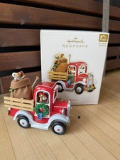 Hallmark 2006 Happy Haulers Light Sound & Windup Motion Magic Ornament 710-412 picture