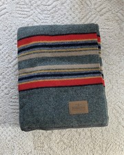 NWOT Pendleton Yakima Camp Blanket (Twin, 86% Wool, Green Heather) picture