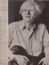 ANDY WARHOL Cuddling His Dachshund * VINTAGE CLASSIC 1975 press photo picture