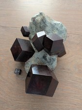 Perfectly prepared grenade in mica slate approx. 1 kg - garnet in mica schist picture