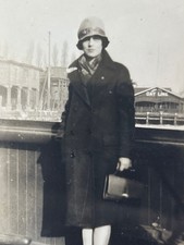 1927 Vintage Flapper Woman Hudson River Day Line Steamboat Photo New York picture