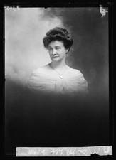 Photo:Mrs. J.B. Webb Portrait Woman Studio Photograph c. 1905-1909 picture