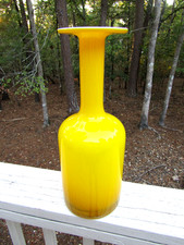 WEST ELM MCM / Gulvvase Holmegaard / Yellow Cased TALL GLASS VASE / 15 1/2