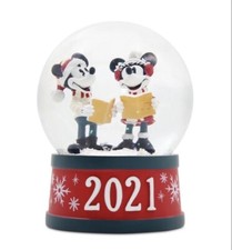 NEW IN BOX  Disney Parks Mickey and Minnie 2021 Snow Globe Christmas Holiday picture