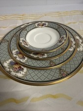 Noritake Royal Emblem 4 Plate Set 10 7/8, 8 1/2, 6 7/8, 6” Mint China picture